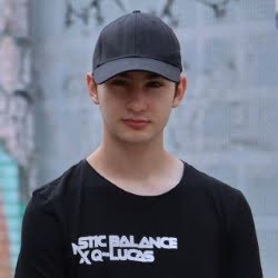Q-Lucas